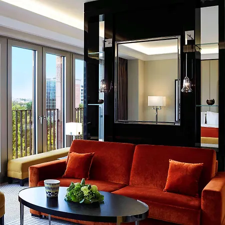 Sofitel Frankfurt Opera Hotel Frankfurt am Main Exterior photo A suite at The Landmark, Hong Kong
